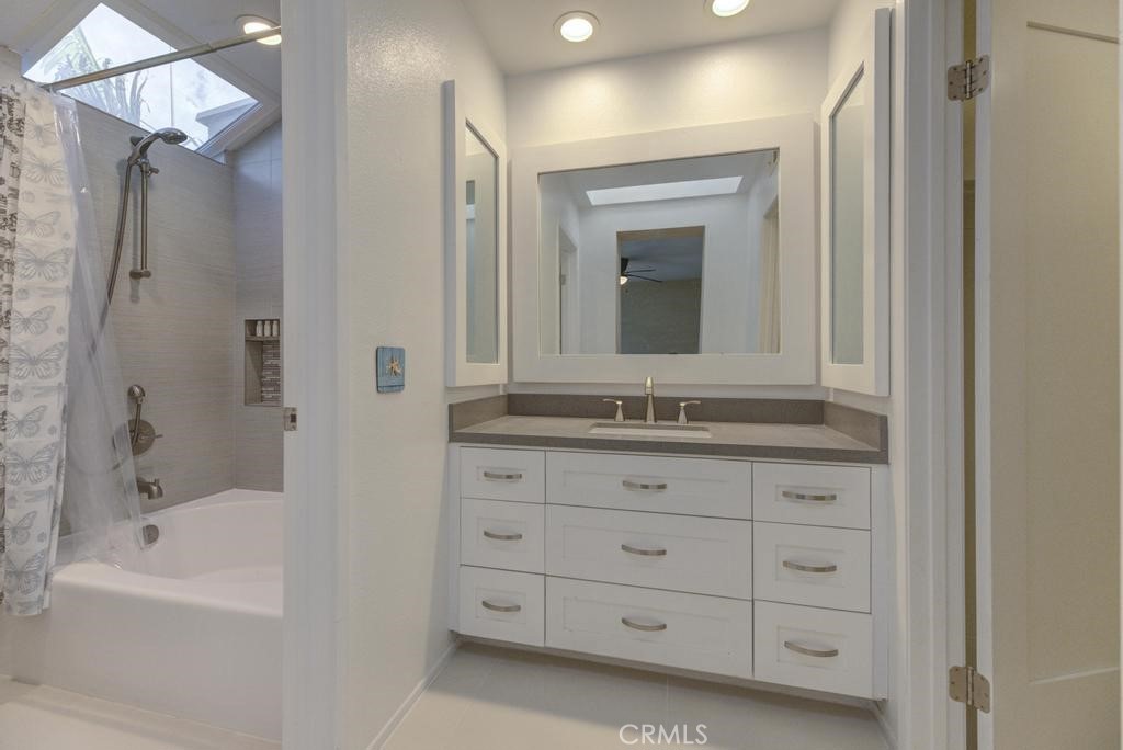 501 Herondo Street Unit: 49