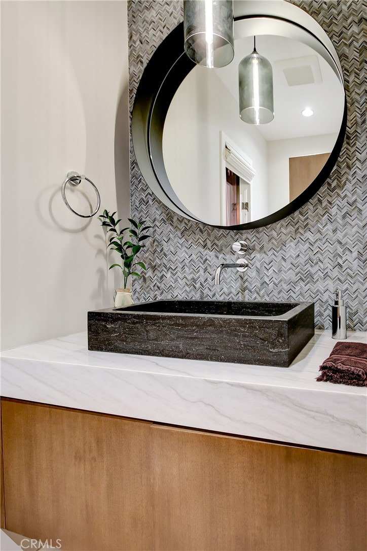 1712 Manhattan Avenue