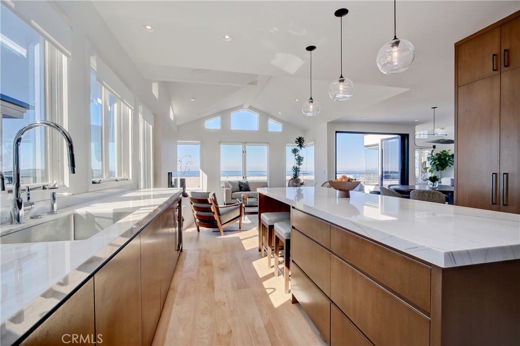 1712 Manhattan Avenue