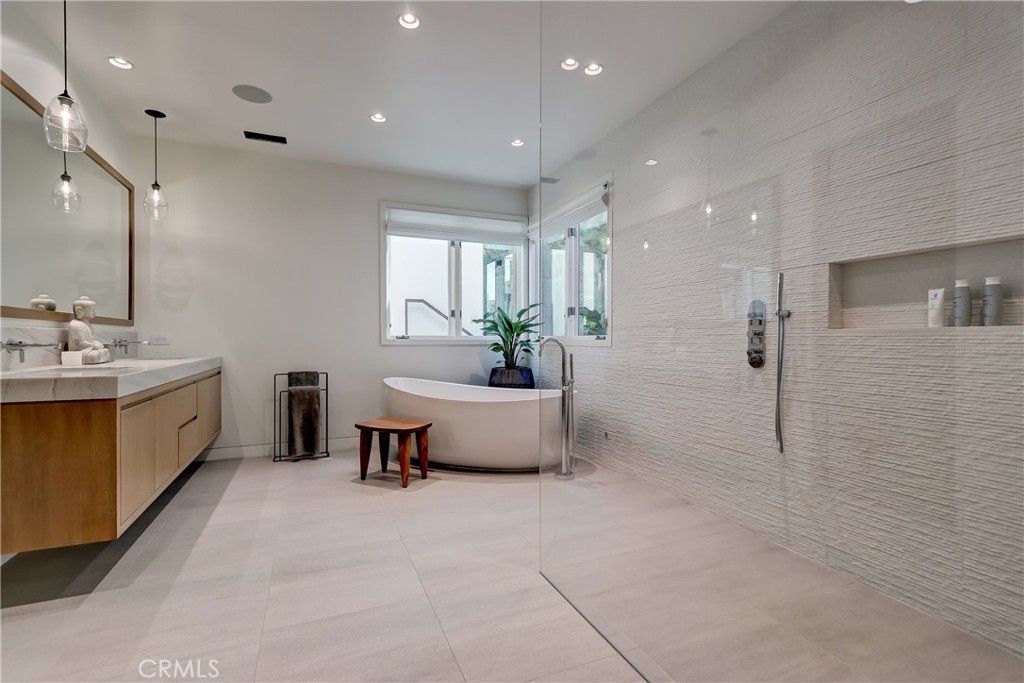 1712 Manhattan Avenue