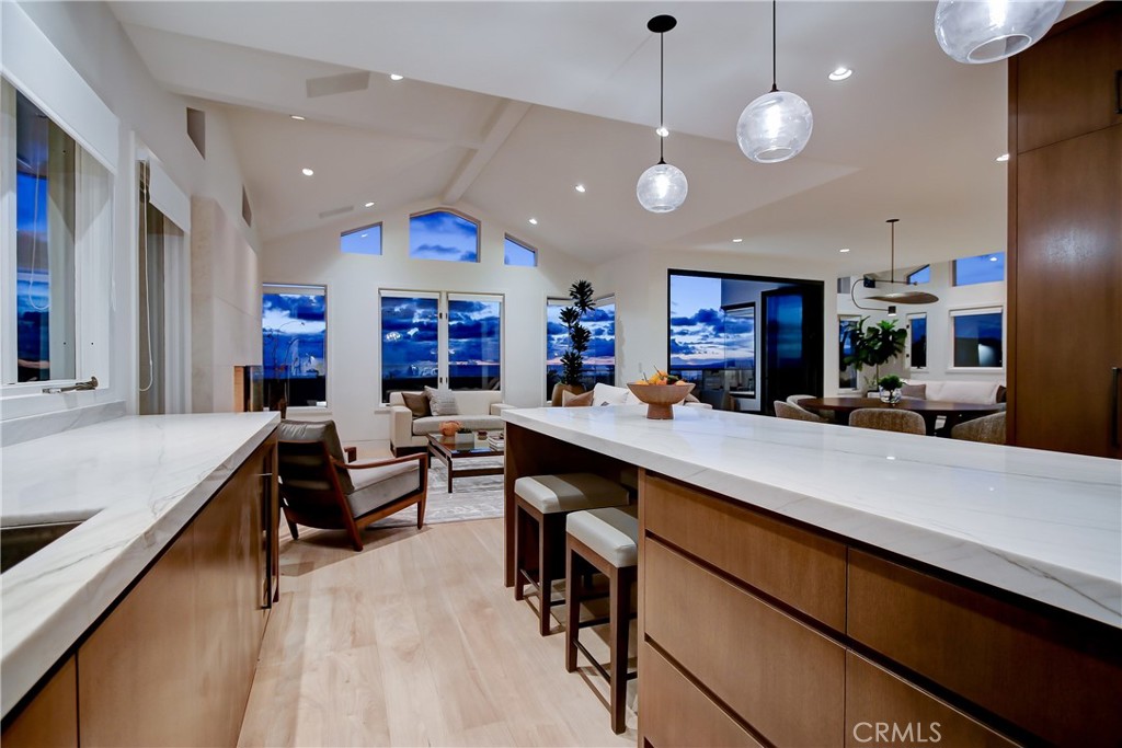 1712 Manhattan Avenue