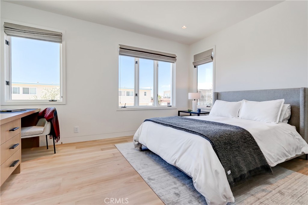 1712 Manhattan Avenue