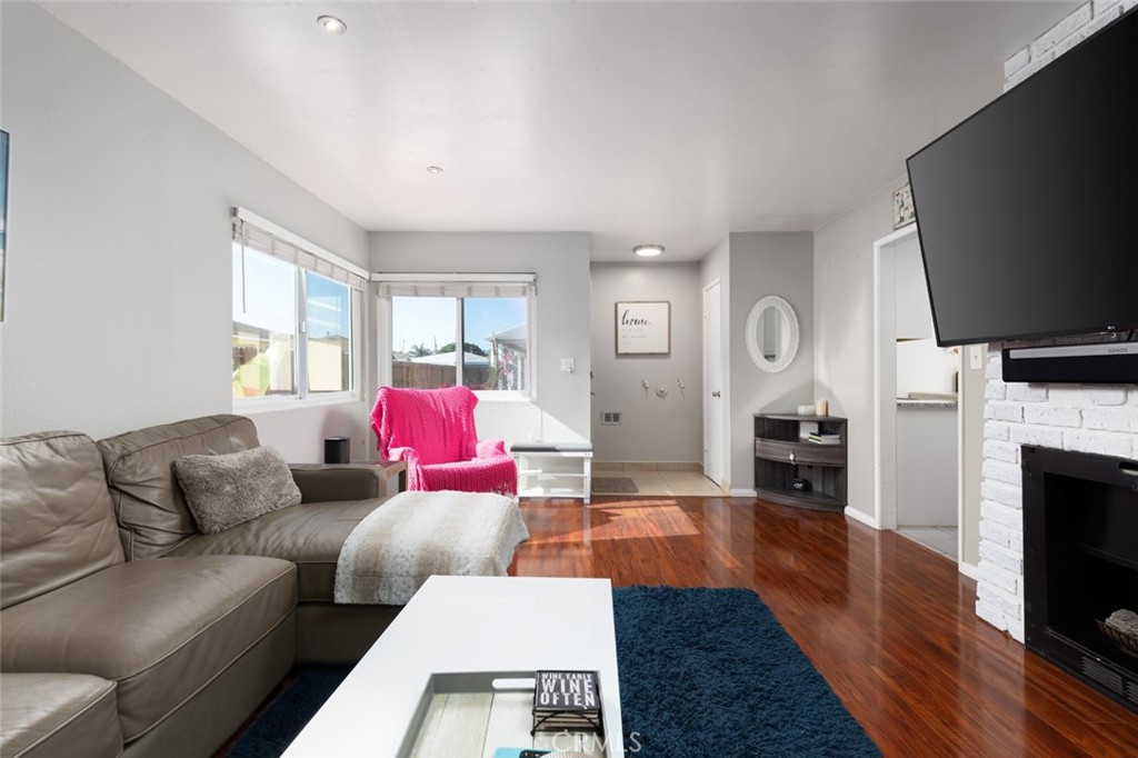 15217 Eastwood Avenue