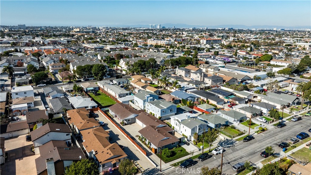 15217 Eastwood Avenue