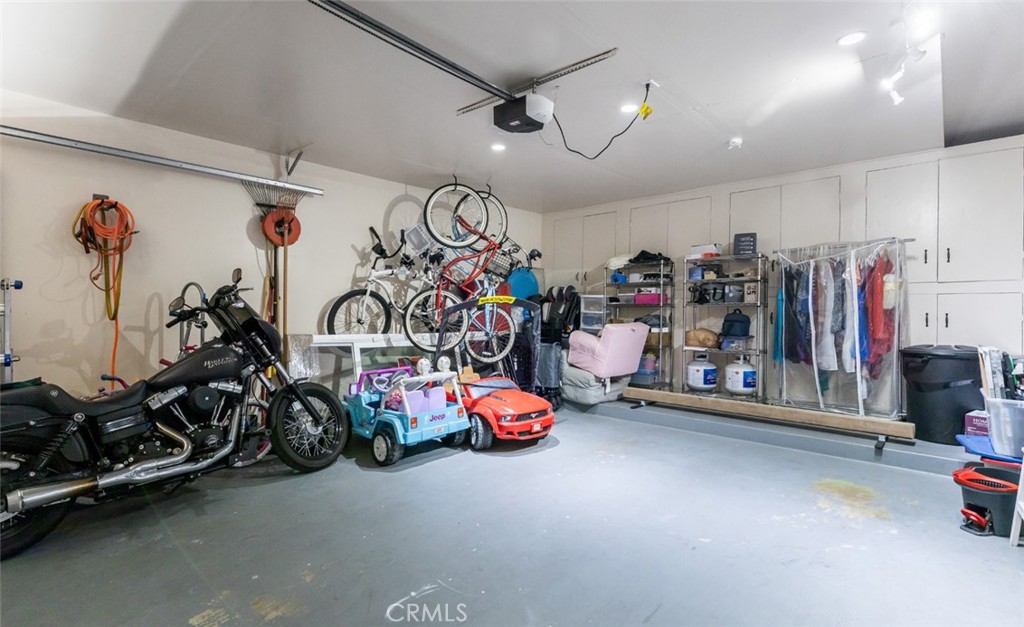 15217 Eastwood Avenue