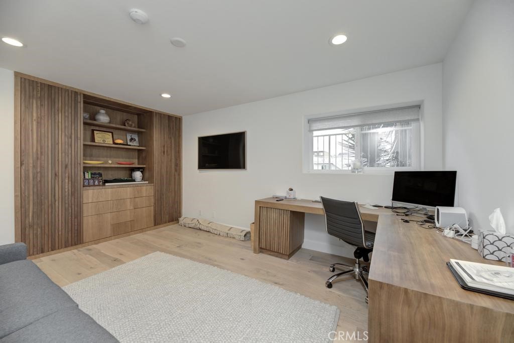 840 Loma Drive Unit: 4