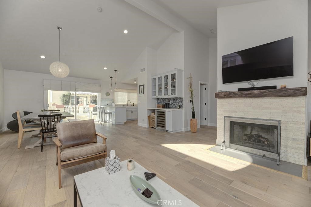 840 Loma Drive Unit: 4