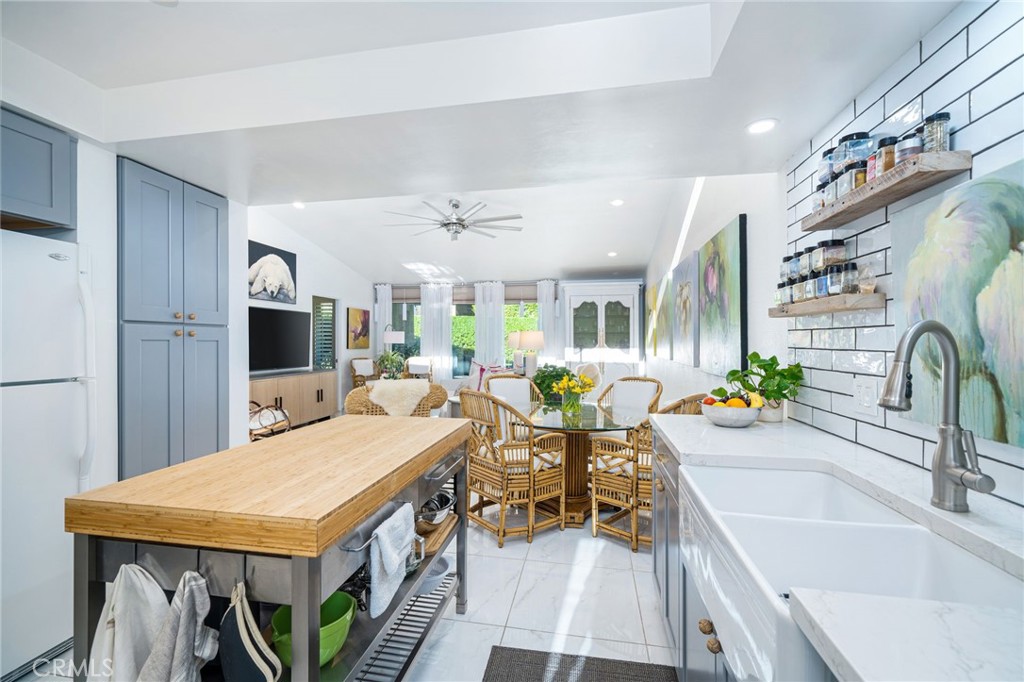 48895 Mariposa Drive