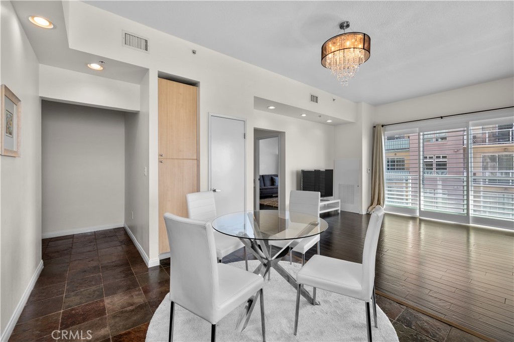 388 E Ocean Boulevard 903