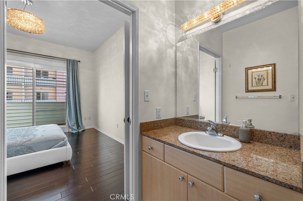 388 E Ocean Boulevard 903