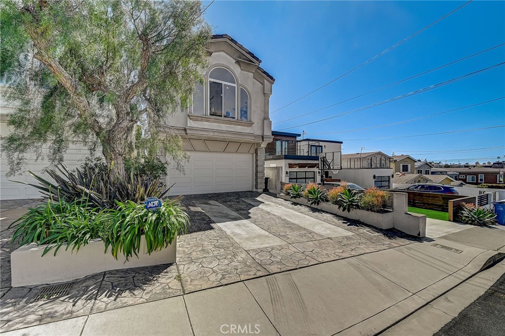 1738 Spreckels Lane