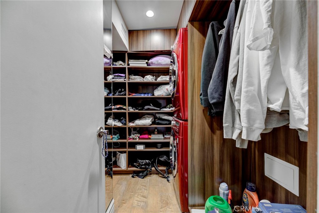 1131 Alta Loma Road 221