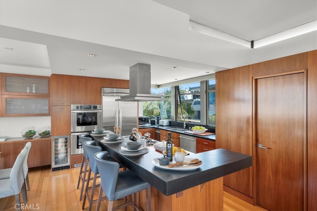 2301 Manhattan Avenue