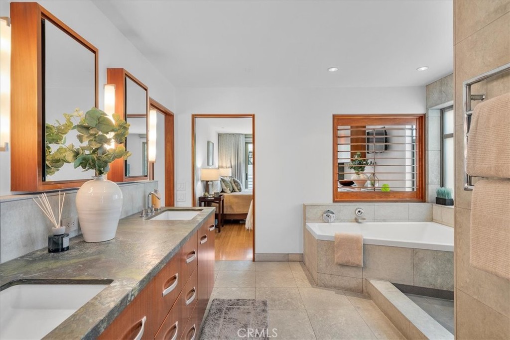 2301 Manhattan Avenue