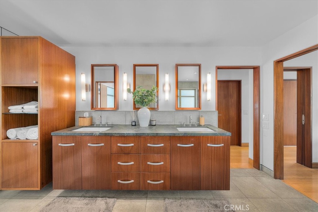 2301 Manhattan Avenue