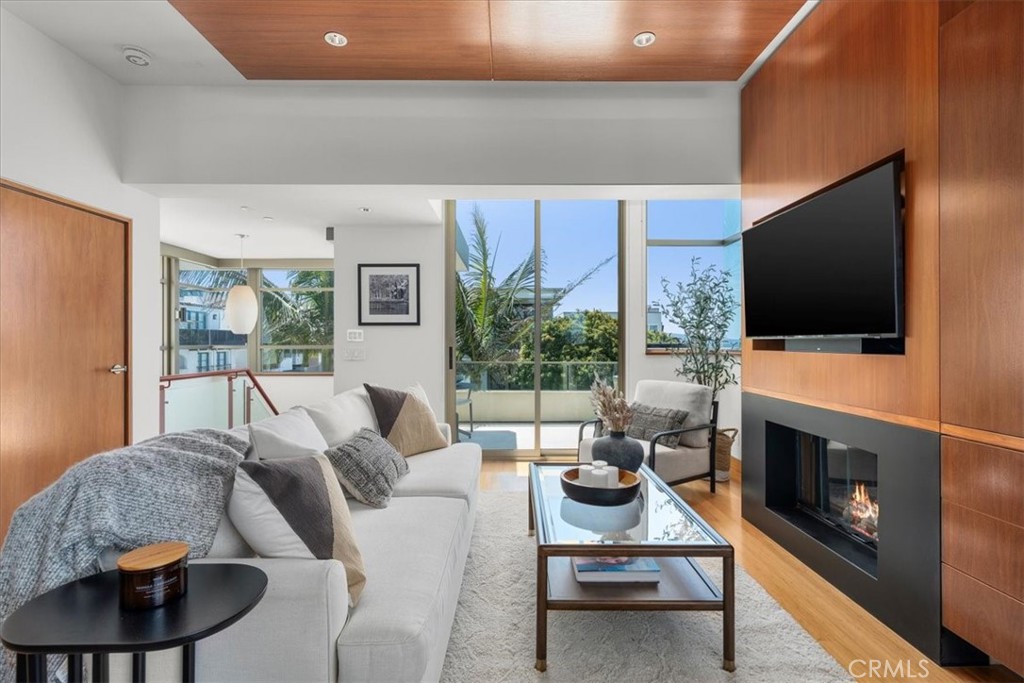 2301 Manhattan Avenue