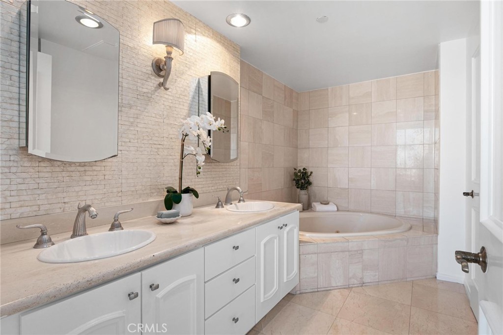 850 E Ocean Boulevard 1508