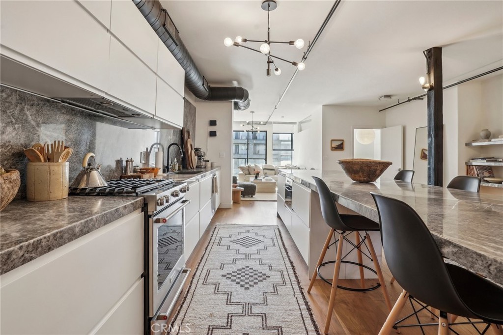 4115 Glencoe Avenue 308