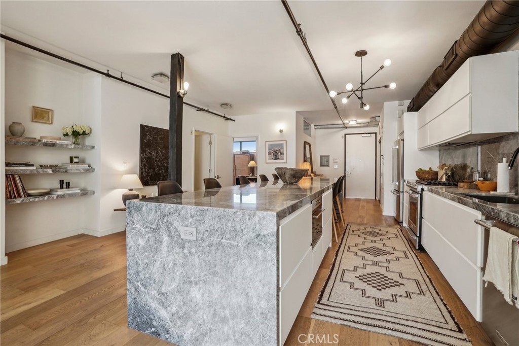 4115 Glencoe Avenue 308