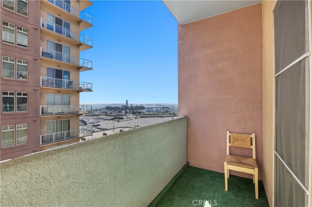 388 E Ocean Boulevard 903