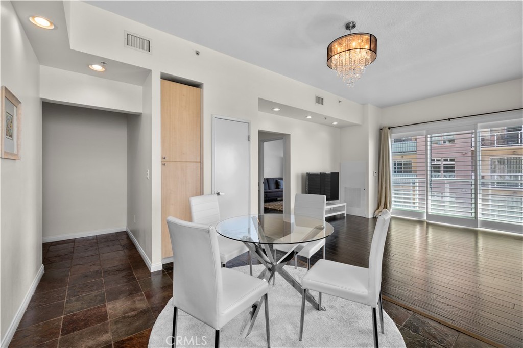 388 E Ocean Boulevard 903