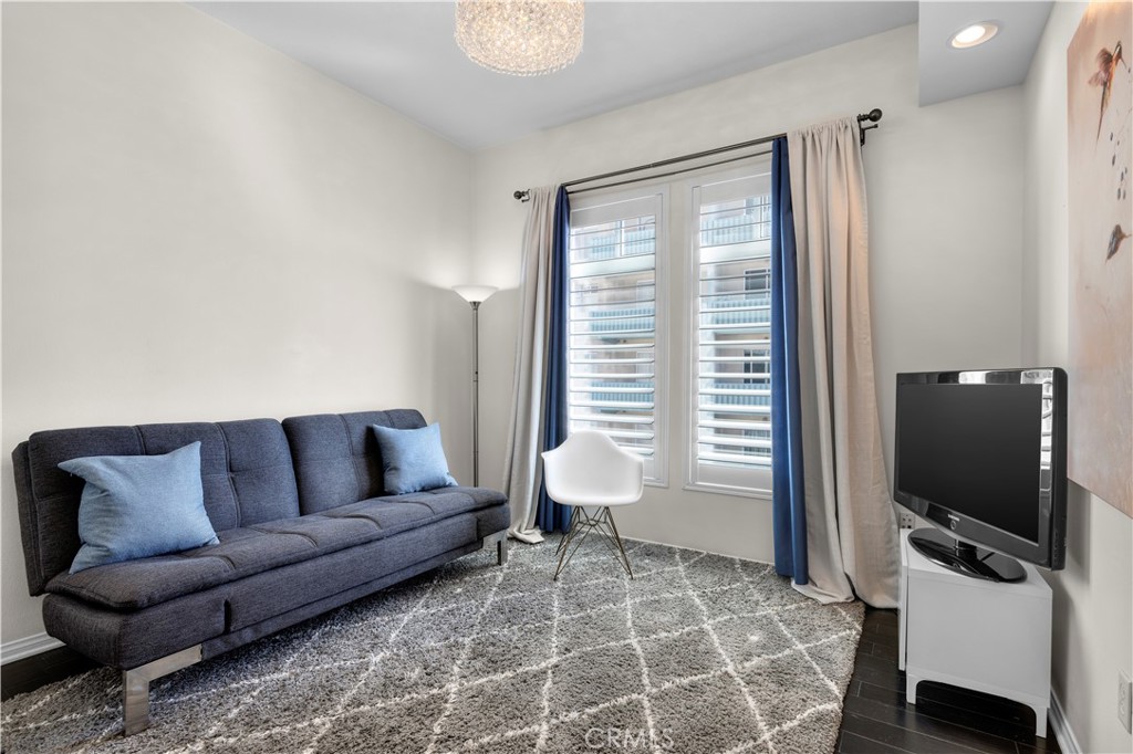 388 E Ocean Boulevard 903