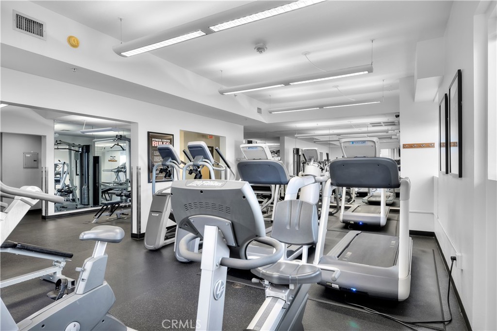 388 E Ocean Boulevard 903