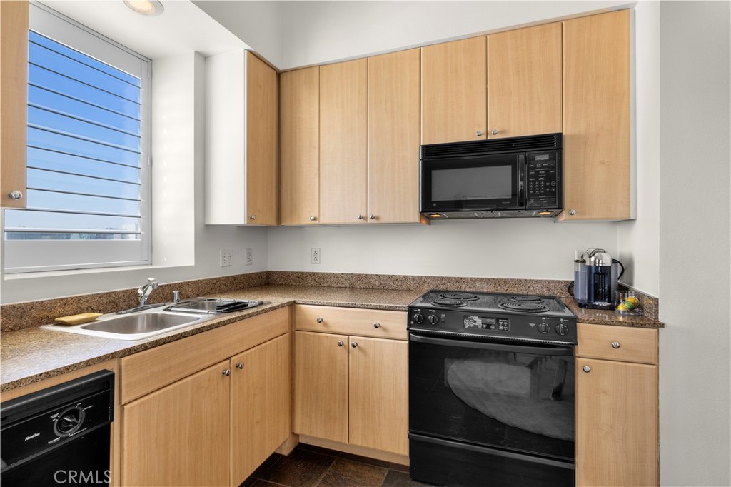 388 E Ocean Boulevard 903