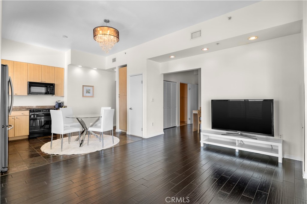 388 E Ocean Boulevard 903