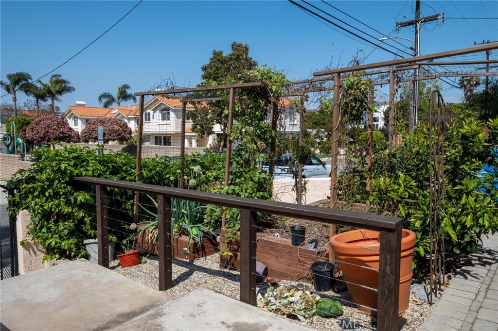 1716 Harriman Lane 1