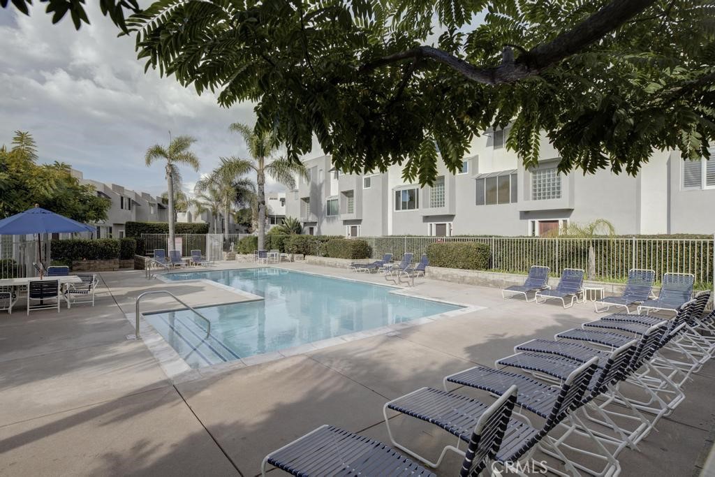 501 Herondo Street 49