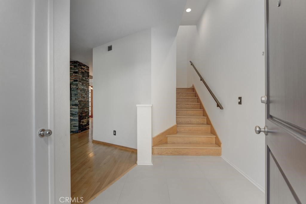 501 Herondo Street 49