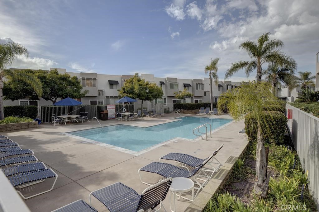 501 Herondo Street 49