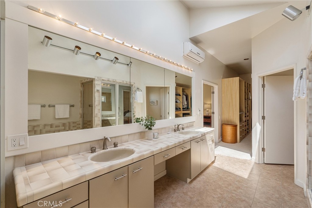 7335 Vista Del Mar Lane