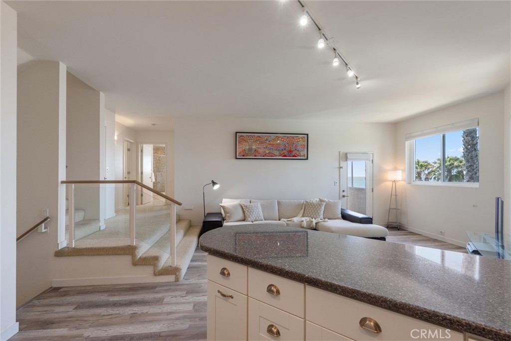 7335 Vista Del Mar Lane