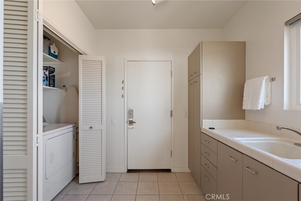 7335 Vista Del Mar Lane