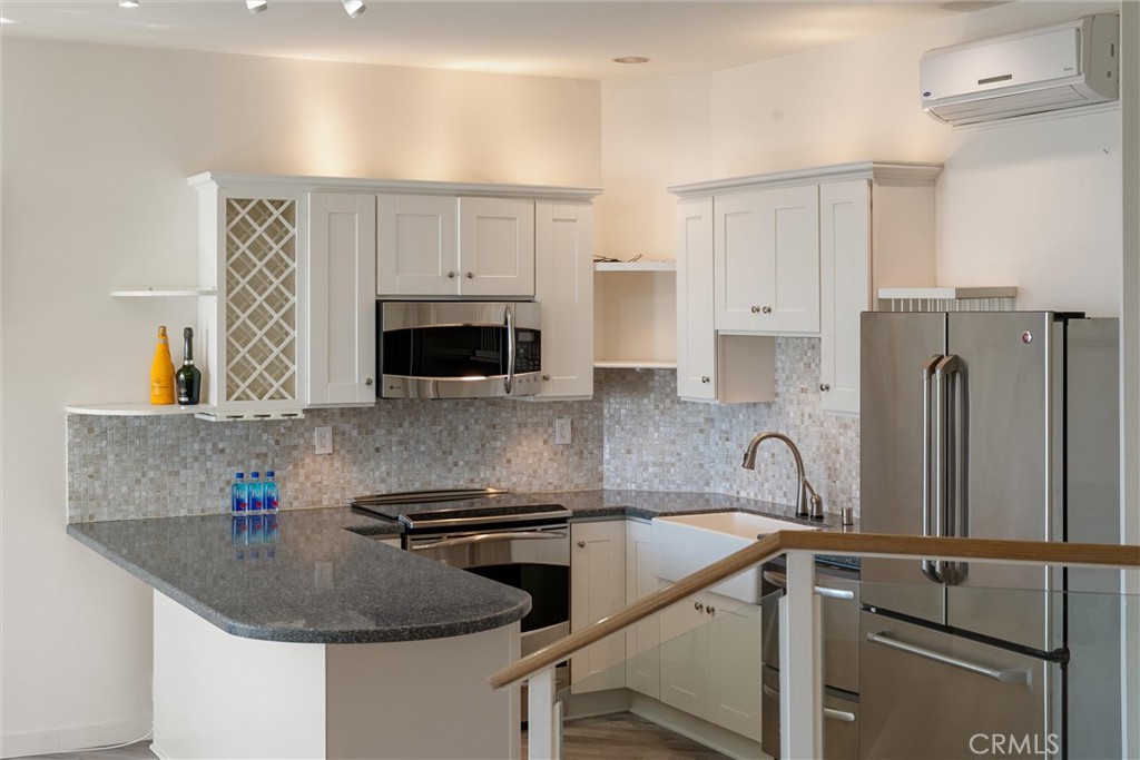 7335 Vista Del Mar Lane