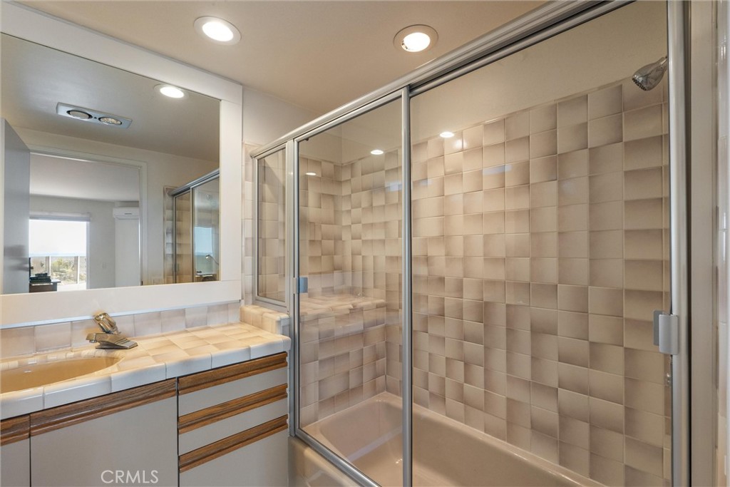 7335 Vista Del Mar Lane