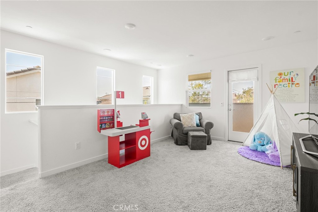 1924 N Floret Drive
