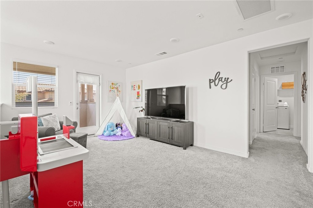 1924 N Floret Drive