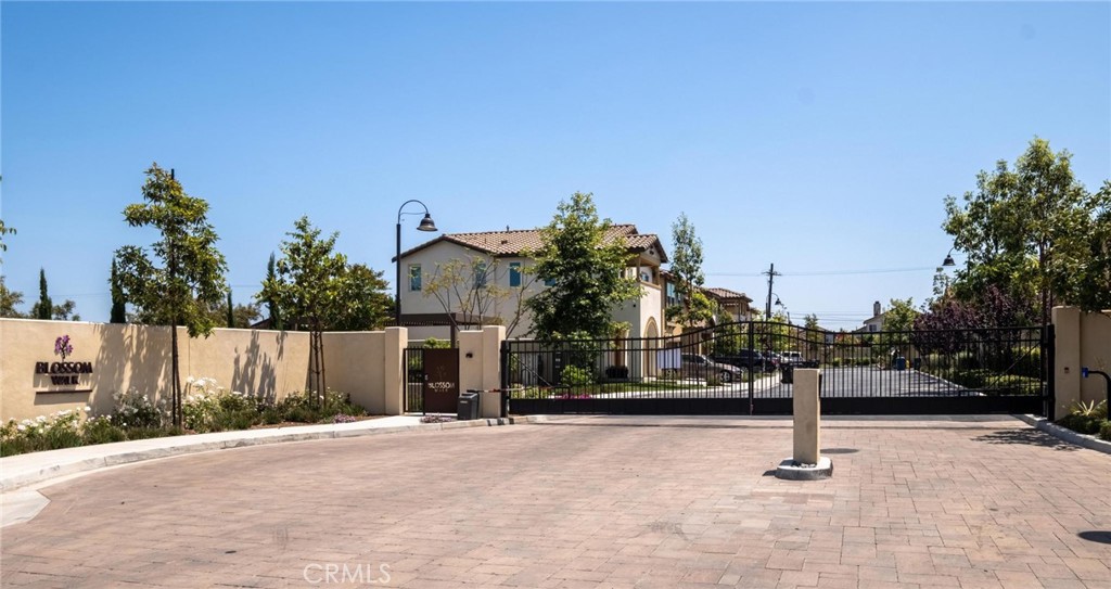 1924 N Floret Drive