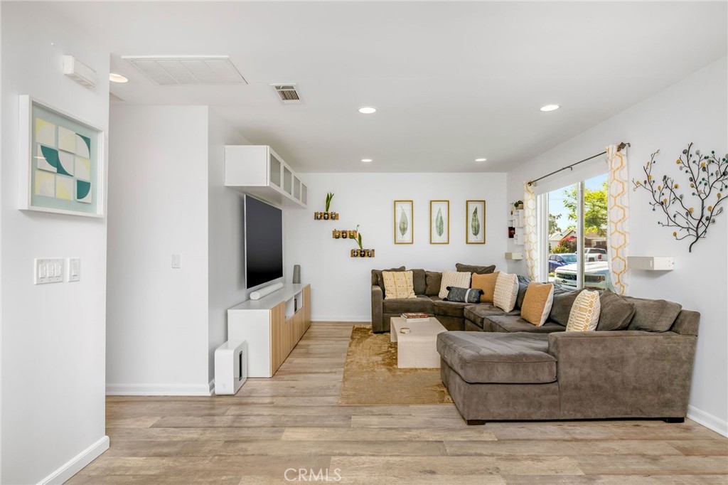 4852 W 129th Street
