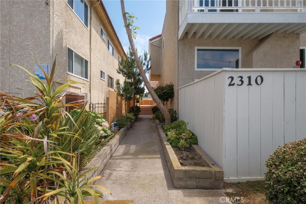 2310 Vanderbilt Lane 4