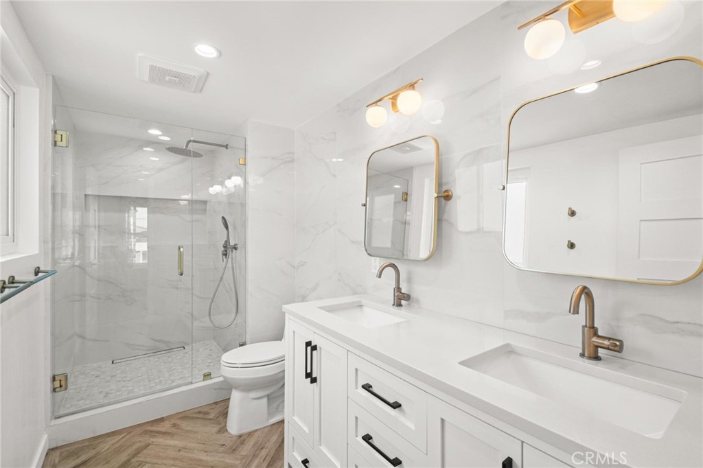 2310 Vanderbilt Lane 4