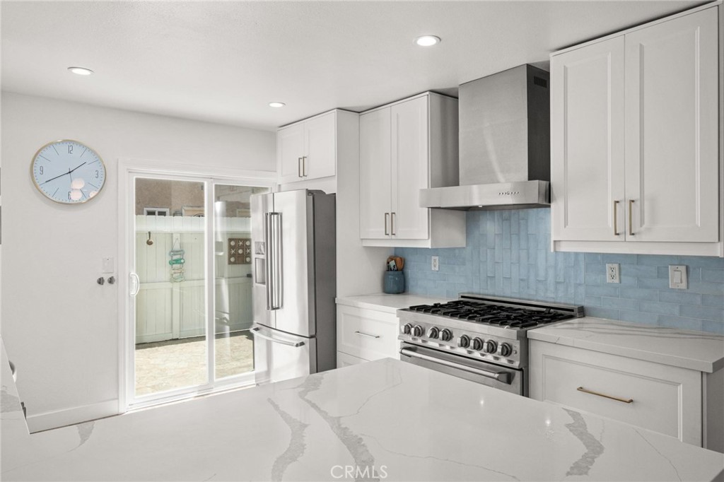 2310 Vanderbilt Lane 4