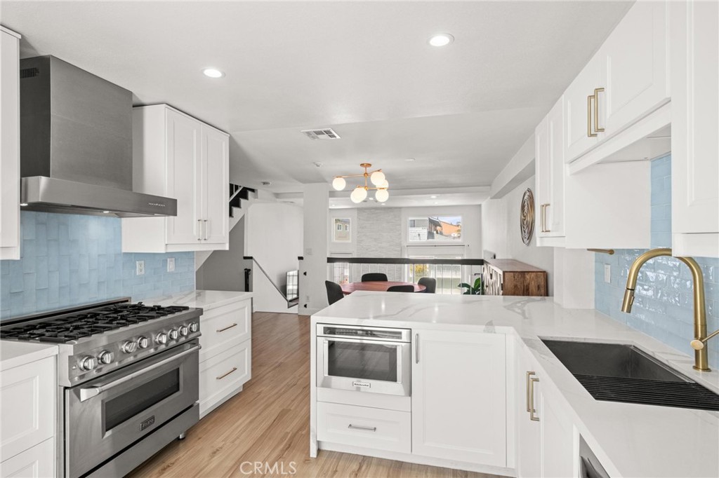 2310 Vanderbilt Lane 4