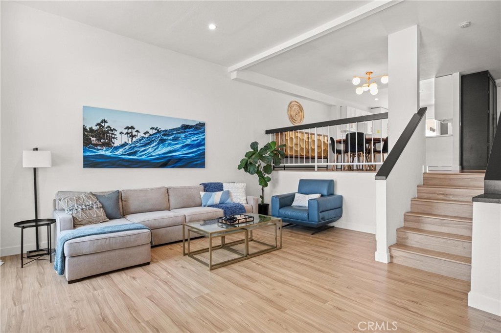 2310 Vanderbilt Lane 4