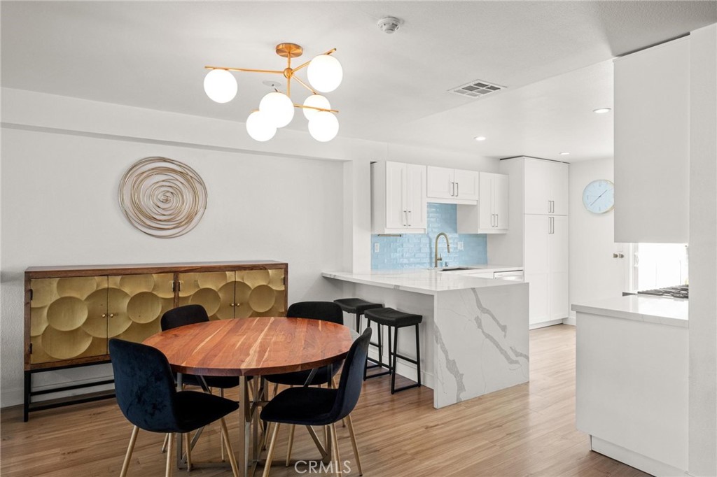 2310 Vanderbilt Lane 4