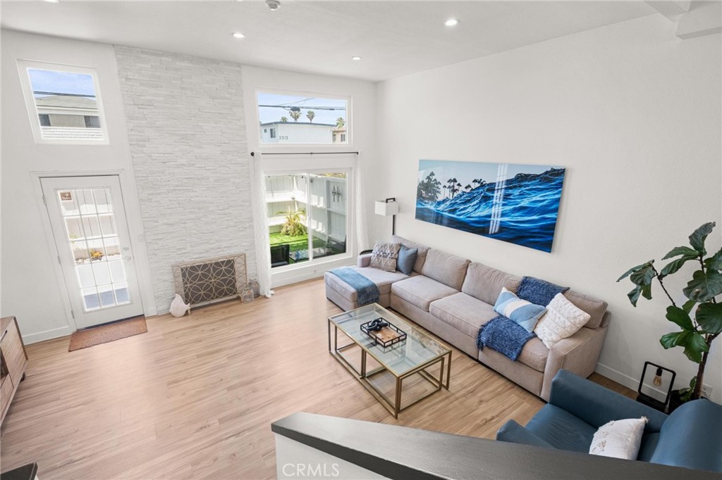 2310 Vanderbilt Lane 4