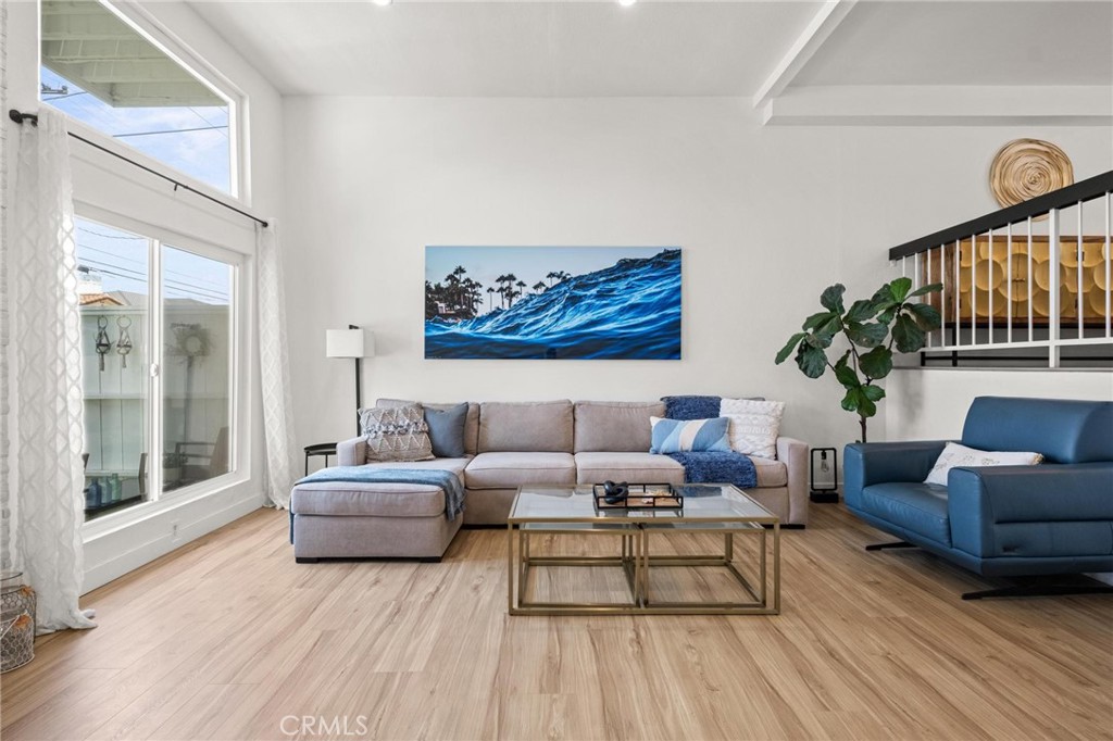 2310 Vanderbilt Lane 4